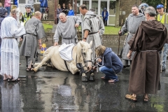HORSE-SLIPS-DOWN-AT-RIPON-ST-WILFREDS-DAY-PARADE