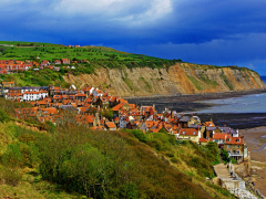 Robin Hoods Bay by Roy Lloyd